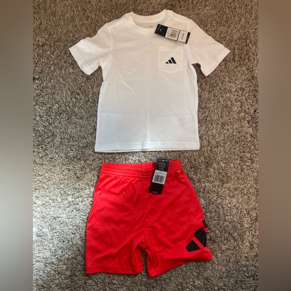 Adidas White T-Shirt and Red Shorts Set Size 4 Kids - Picture 4 of 8